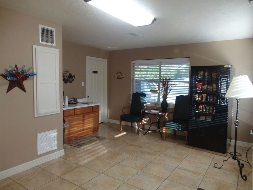 Garden Inn And Suites Silsbee Интериор снимка