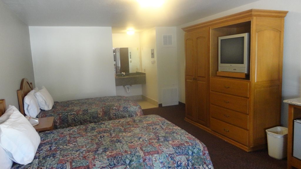 Garden Inn And Suites Silsbee Стая снимка