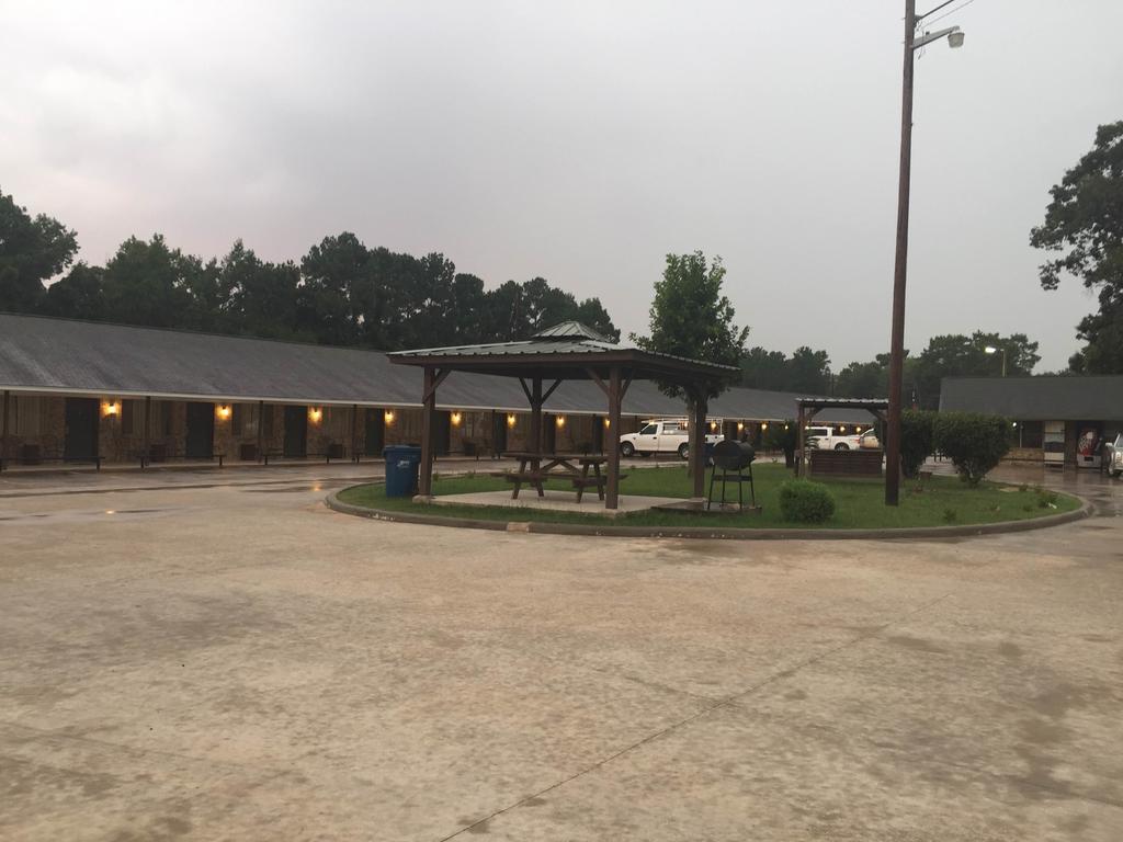 Garden Inn And Suites Silsbee Екстериор снимка